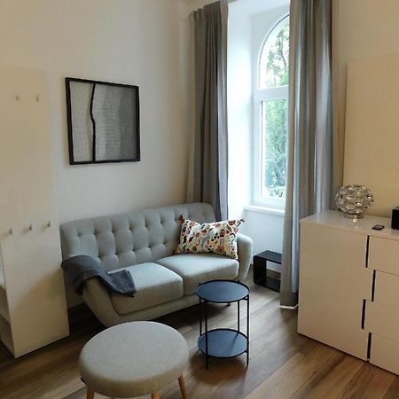 Max, Ruhige Sonnige Wohnung In Praternahe Wina Bagian luar foto