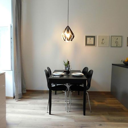 Max, Ruhige Sonnige Wohnung In Praternahe Wina Bagian luar foto
