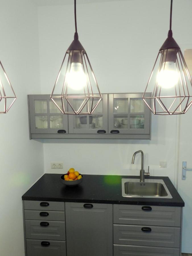 Max, Ruhige Sonnige Wohnung In Praternahe Wina Bagian luar foto
