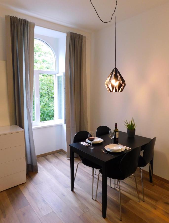 Max, Ruhige Sonnige Wohnung In Praternahe Wina Bagian luar foto