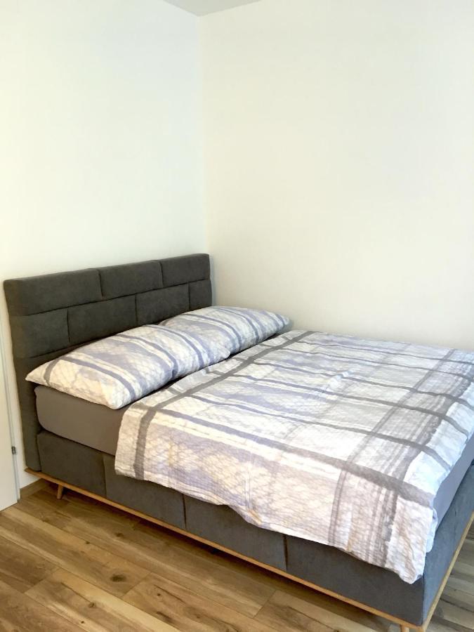 Max, Ruhige Sonnige Wohnung In Praternahe Wina Bagian luar foto