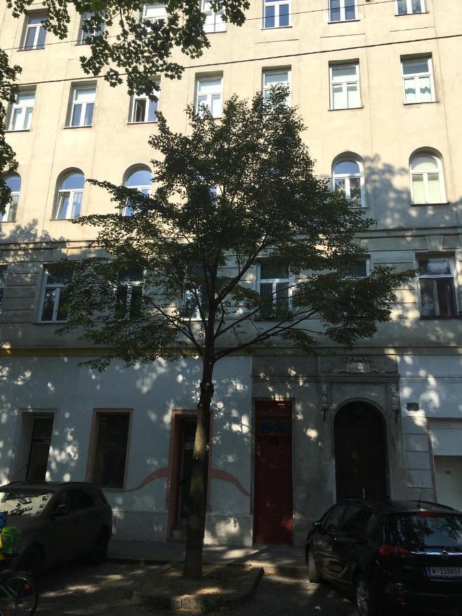 Max, Ruhige Sonnige Wohnung In Praternahe Wina Bagian luar foto