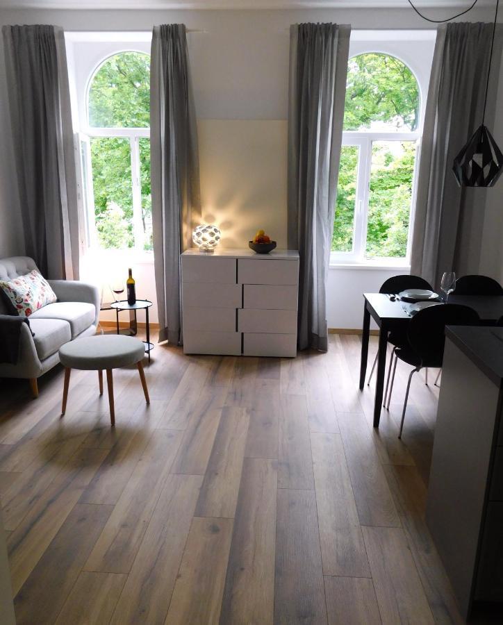 Max, Ruhige Sonnige Wohnung In Praternahe Wina Bagian luar foto