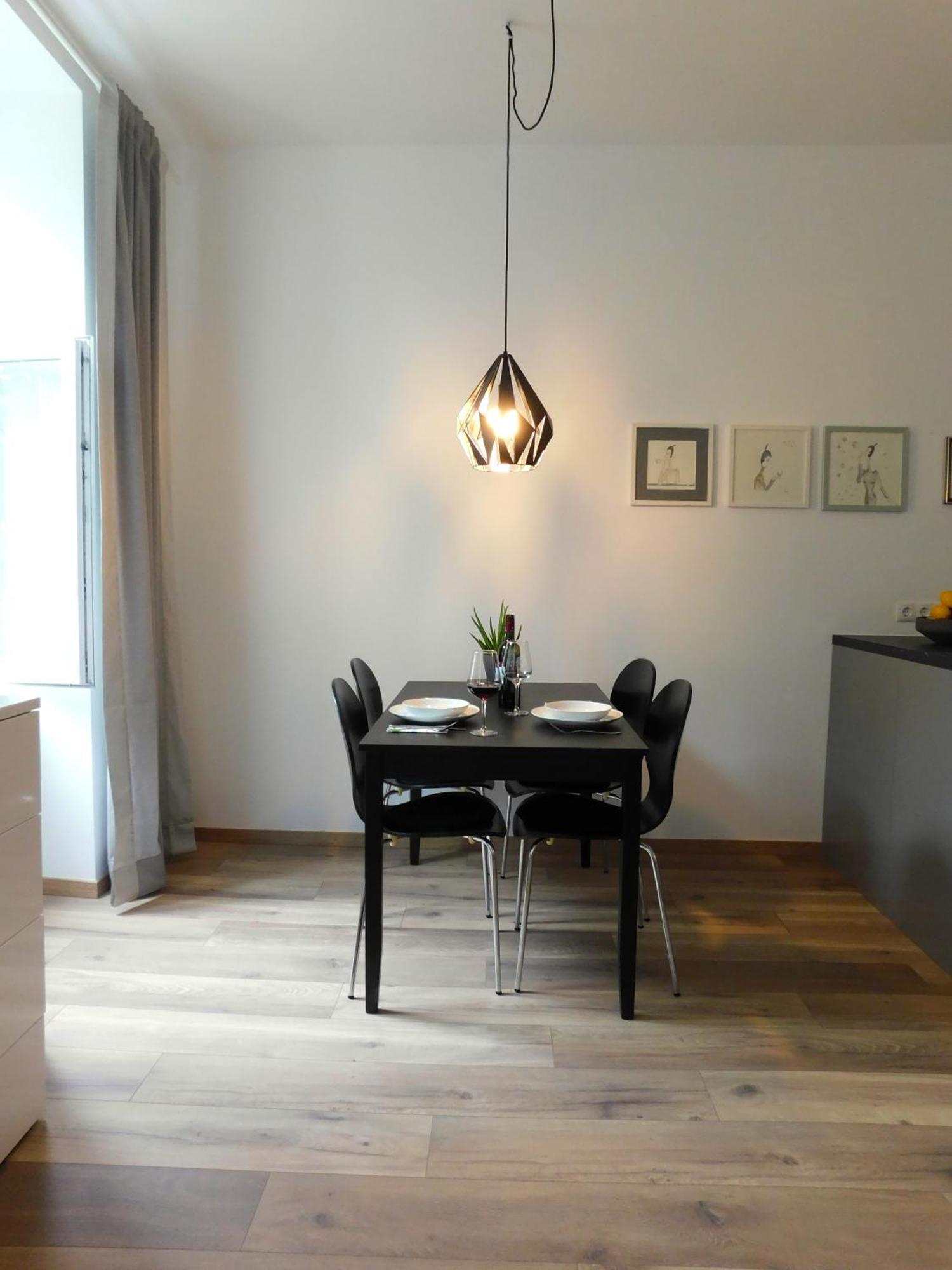 Max, Ruhige Sonnige Wohnung In Praternahe Wina Bagian luar foto