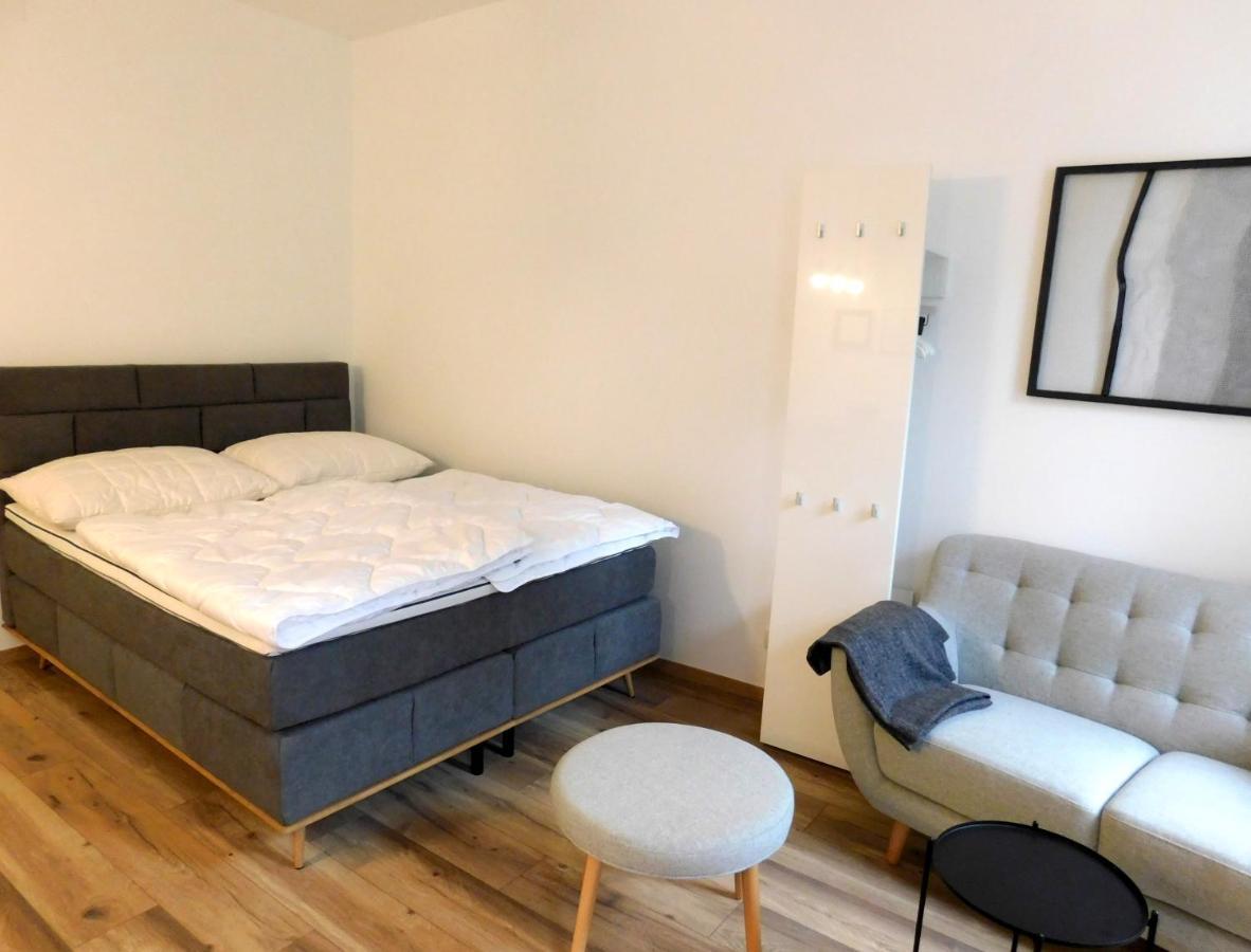 Max, Ruhige Sonnige Wohnung In Praternahe Wina Bagian luar foto