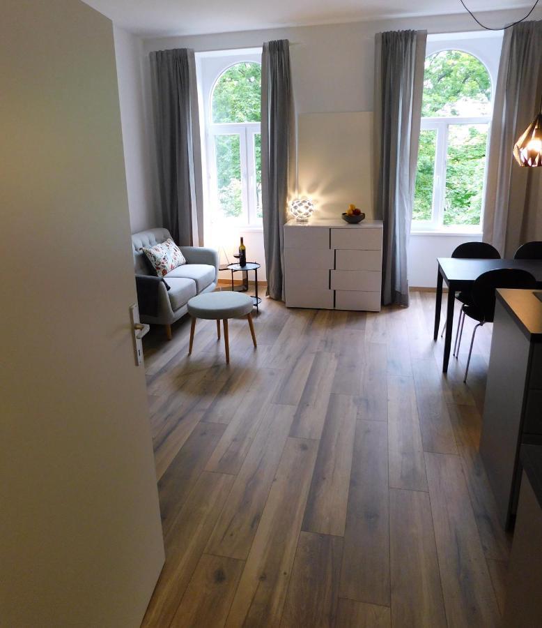 Max, Ruhige Sonnige Wohnung In Praternahe Wina Bagian luar foto